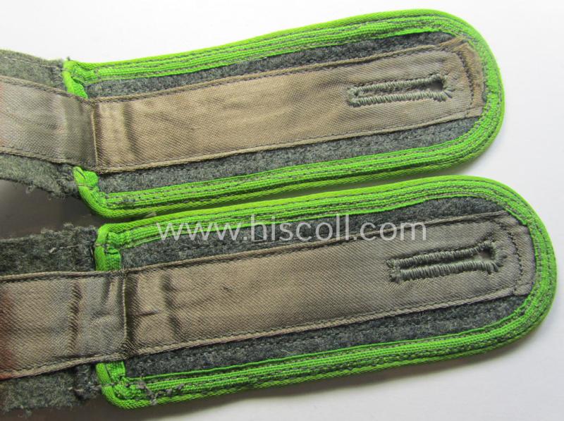 Superb - and/or fully matching! - pair of typical later-war-period- (ie. 'M44'-pattern) WH (Heeres) NCO-type shoulderstraps as was intended for usage by an: 'Unteroffizier eines Panzer-Grenadier-Rgts. o. Abts.'