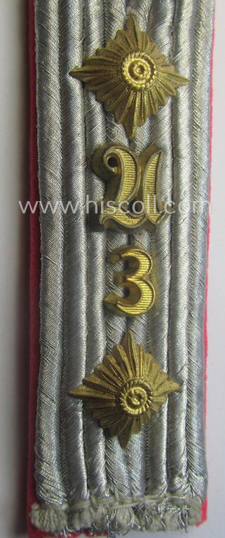 Single - but nevertheless scarcely found! - WH (Heeres) 'cyphered' officers'-type shoulderboard as was intended for usage by a: 'Hauptmann u. Mitglied des Panzer-Aufklärungs-Abtlgs. 3'