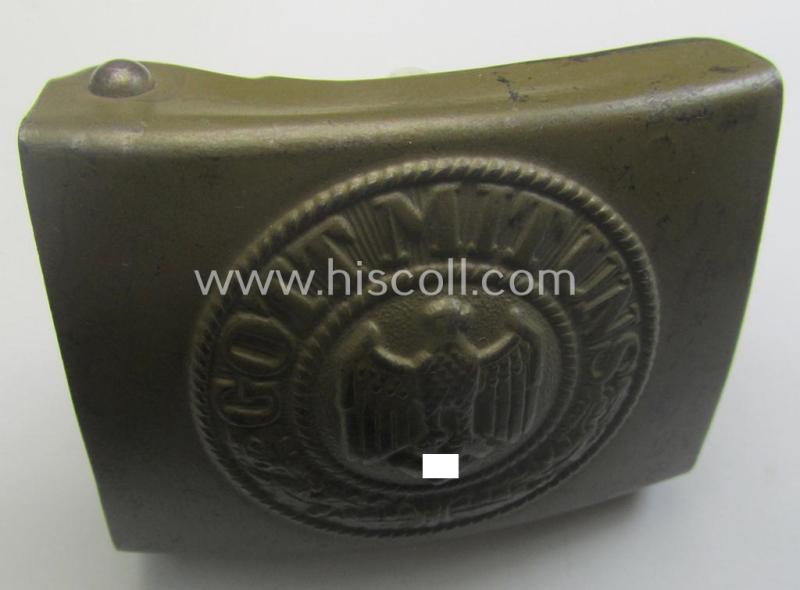 Early- (ie. mid-) war-period, WH (Heeres) (tropical?) field-grey-coloured- and/or steel-based belt-buckle being a non-maker-marked example that comes in a moderately worn- (ie. fully untouched-), condition