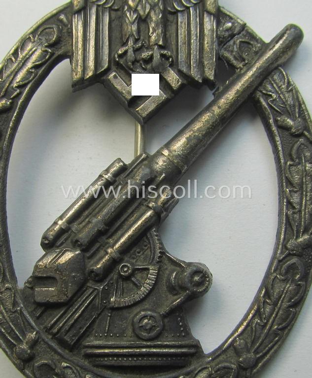 Superb - albeit regrettably incomplete! - 'Heeres-Flakkampf-Abzeichen' being a typical maker- (ie. 'Juncker'-) marked- and/or silvered 'Feinzink'-based specimen as was produced by the maker (ie. 'Hersteller') named: 'C.E. Juncker - Berlin SW...