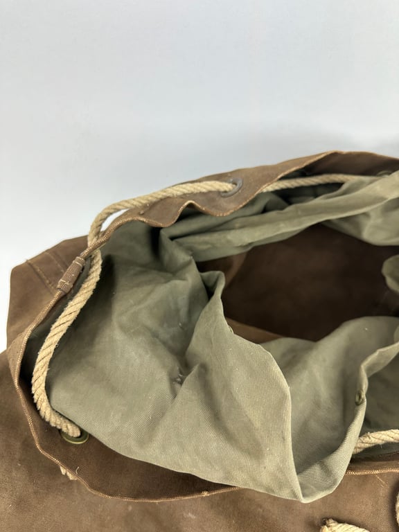 Orginal pre 1940 Dutch duffel bag 1939