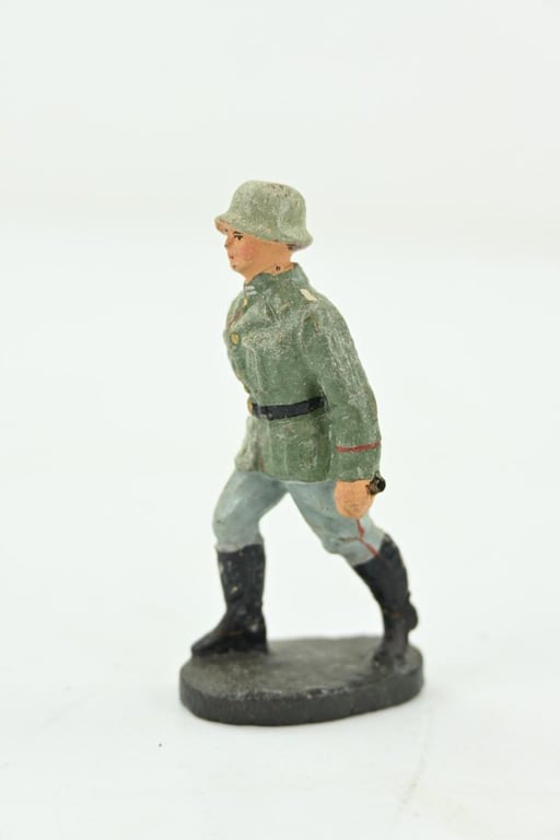 German Elastolin Toy Figure 'Officer'