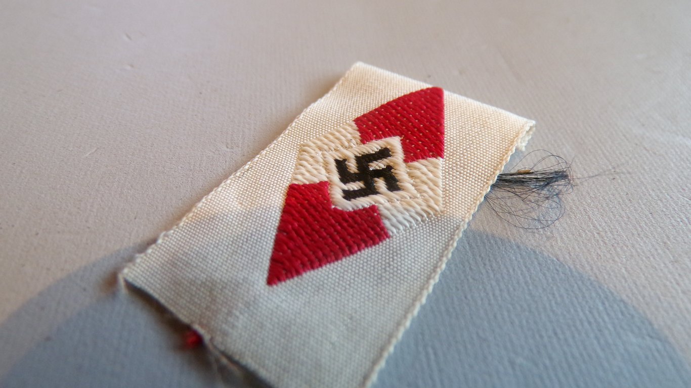 Unissued Hitler Youth Cap Diamond