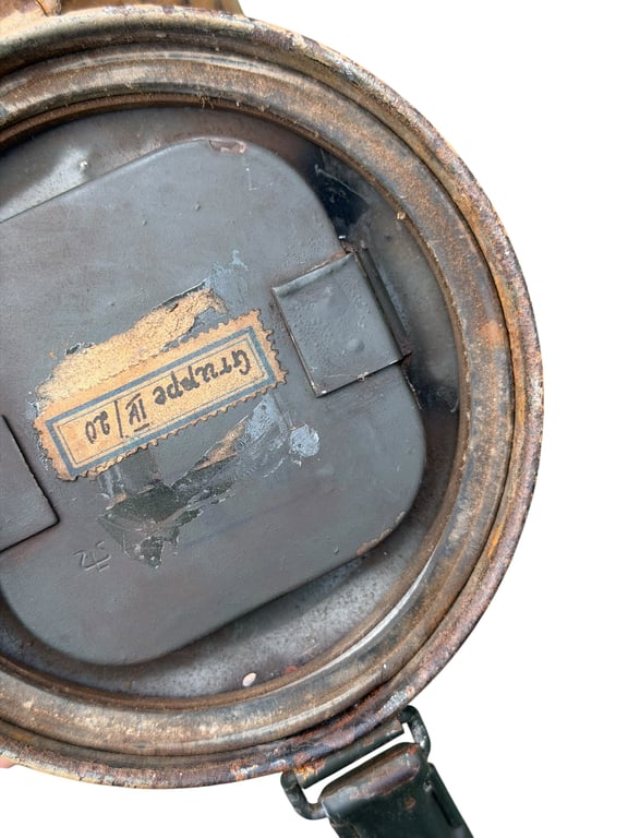 Sud Front Gasmasker and Canister