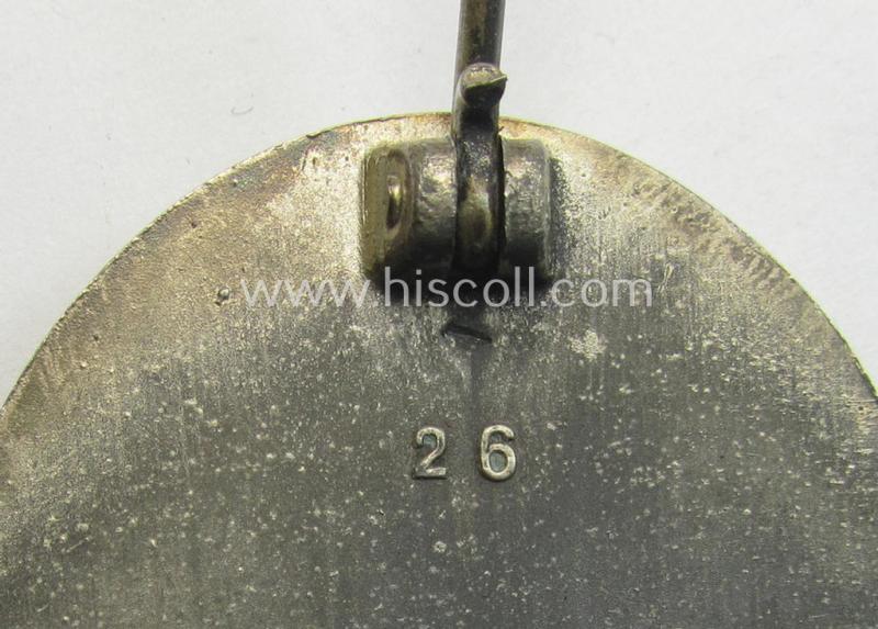 Attractive, 'Verwundeten-Abzeichen in Silber' being a clearly maker- (ie. '26'-) marked- and typical zinc- (ie. 'Feinzink'-) based example as was produced by the desirable maker: 'B.H. Mayer's Kunstprägeanstalt'