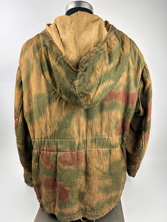 Wehrmacht reversible winter parka in "Sumpftarnmuster"