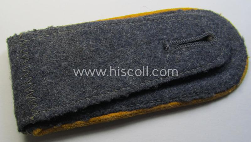 Attractive - albeit regrettably single but still scarcely seen! - WH (Luftwaffe) neatly 'cyphered', NCO-type shoulderstrap as was intended for a: 'Feldwebel der Flieger o. Fallschirmtruppen u. Mitglied einer LW-Kriegsschule'