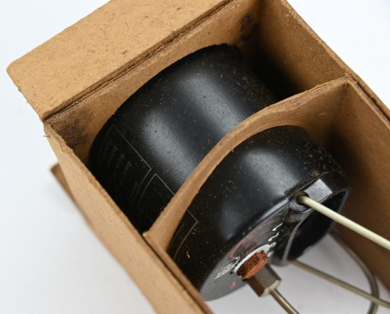 German LW Boxed Electric Charge Instrument