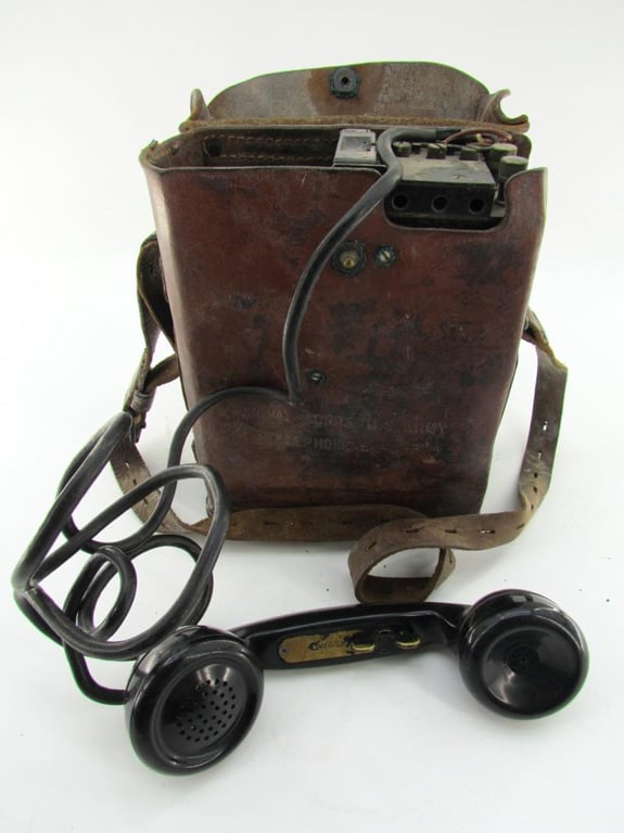 US WWII Army Signal Corps Field EE-8 Telephone