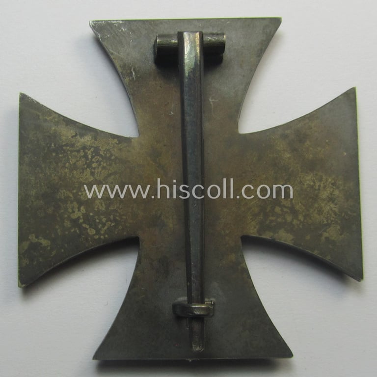 'Eisernes Kreuz 1. Klasse' (or: Iron Cross 1st class) being an early-period- and/or clearly maker- (ie. 'L/50'-) marked example by the maker: 'Gebr. Godet'