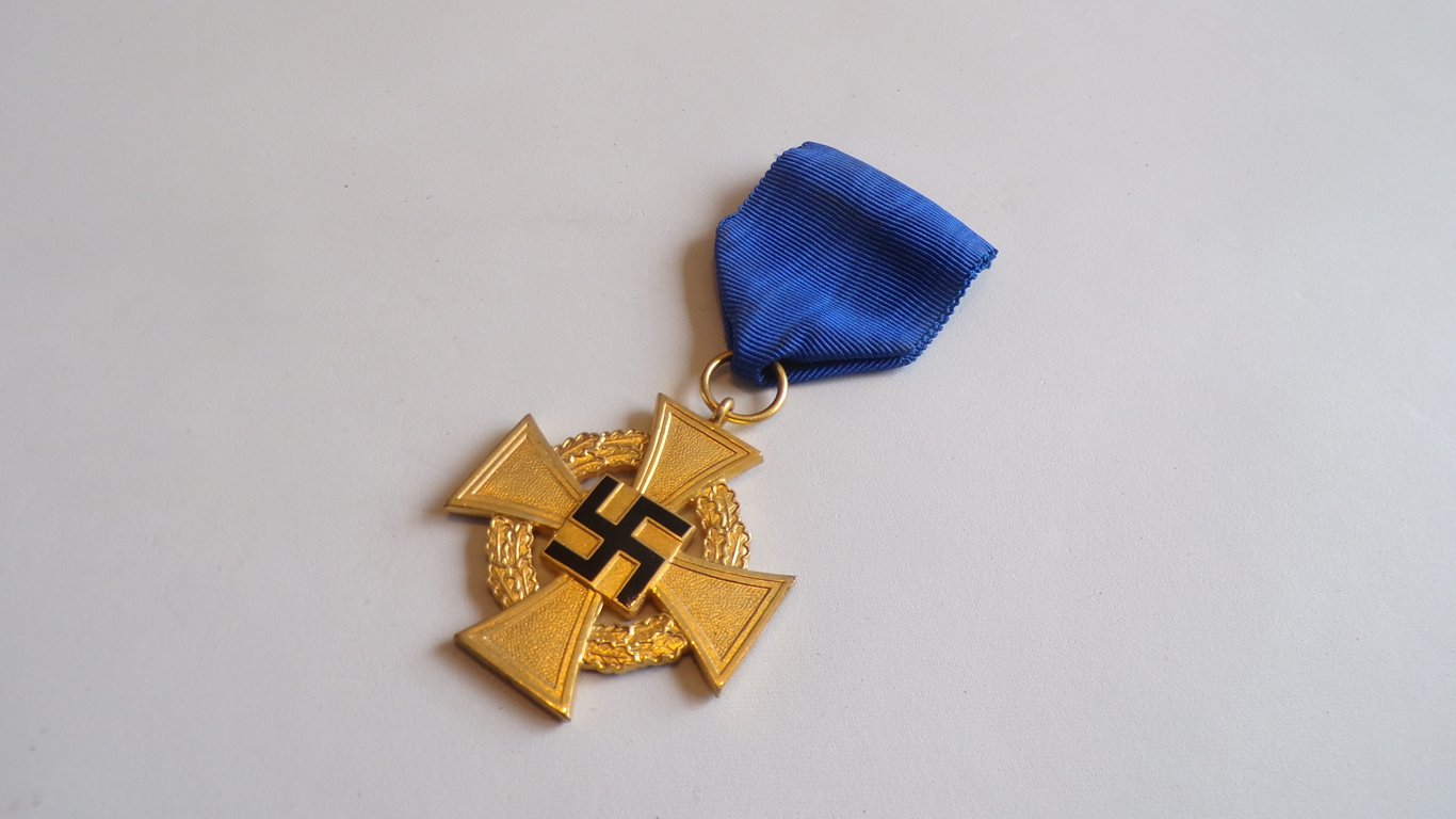 40-Year Faithful Service Award in Box