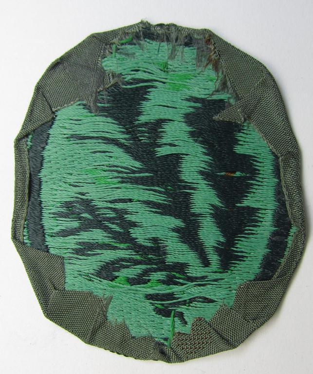 WH (Heeres) enlisted-mens'- (ie. NCO-) type, so-called: 'Jäger'-armpatch being a 'BeVo'-woven example as was executed on darker-green linnen as was intended for usage by the: 'Jäger-Truppen'