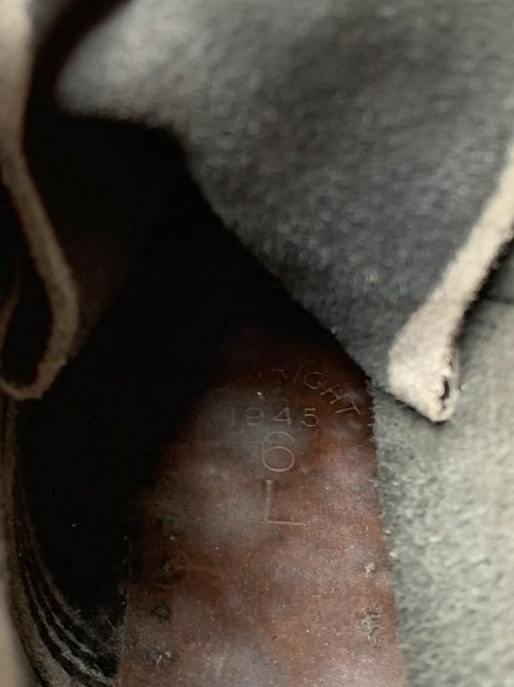 British Leather Ammo Boots -1945-