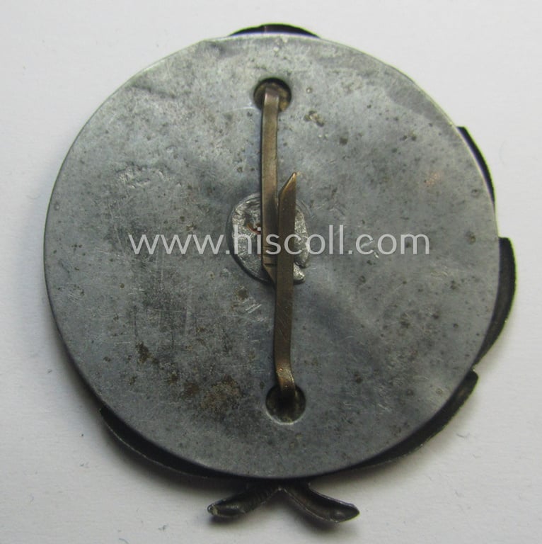 WH (Heeres o. Waffen-SS) so-called: 'Kraftfahrbewährungs-Abzeichen in Bronze' (or: bronze-class drivers'-proficiency-badge) that comes in a certainly issued- and/or moderately worn, condition