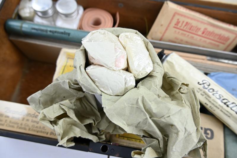German LS First Aid Box 'Luftschutz Verbandkasten'