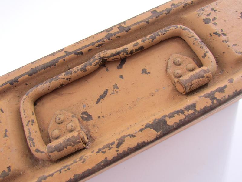 Tan Painted MG34/42 'Patronenkasten 41'