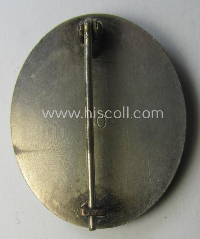 'Verwundeten-Abzeichen in Silber' being a clearly maker- (ie. '30'-) marked- and typical 'Buntmetall'-based example as was produced by the desirable maker: 'Hauptmünzamt Wien'