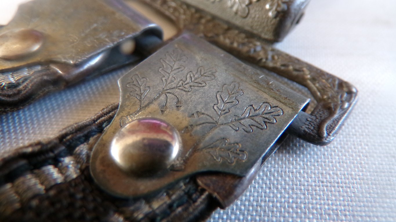 2nd Model Luftwaffe Deluxe Dagger Hangers