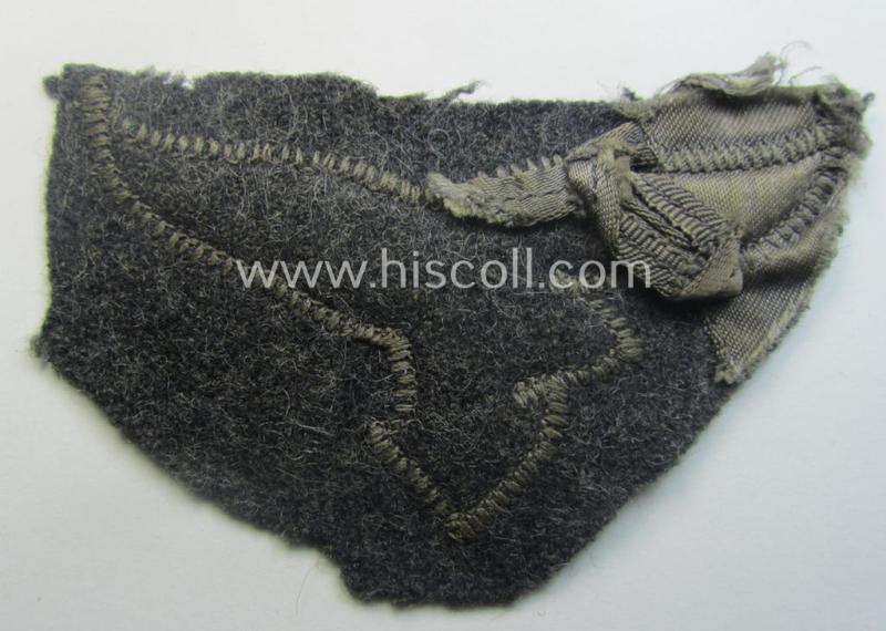 'Cut-out of a tunic' - WH (Luftwaffe) EM- (ie. NCO-) type breasteagle (ie. 'Brustadler für Mannschaften und Unteroffiziere der Luftwaffe')