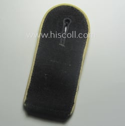 Single, Waffen-SS, EM-type shoulderstrap as piped in the...