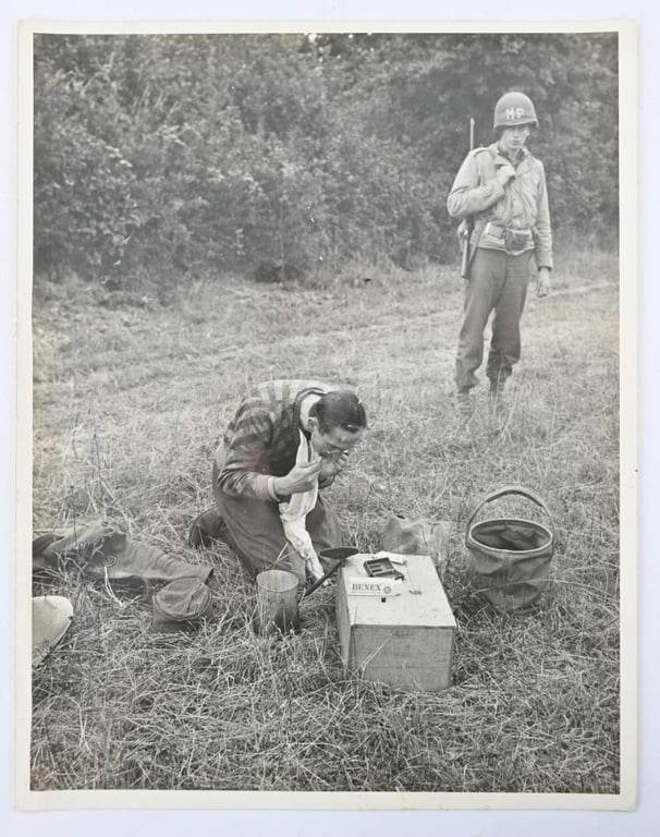 Allied WW2 Press Photo 'St. Lo - POW'