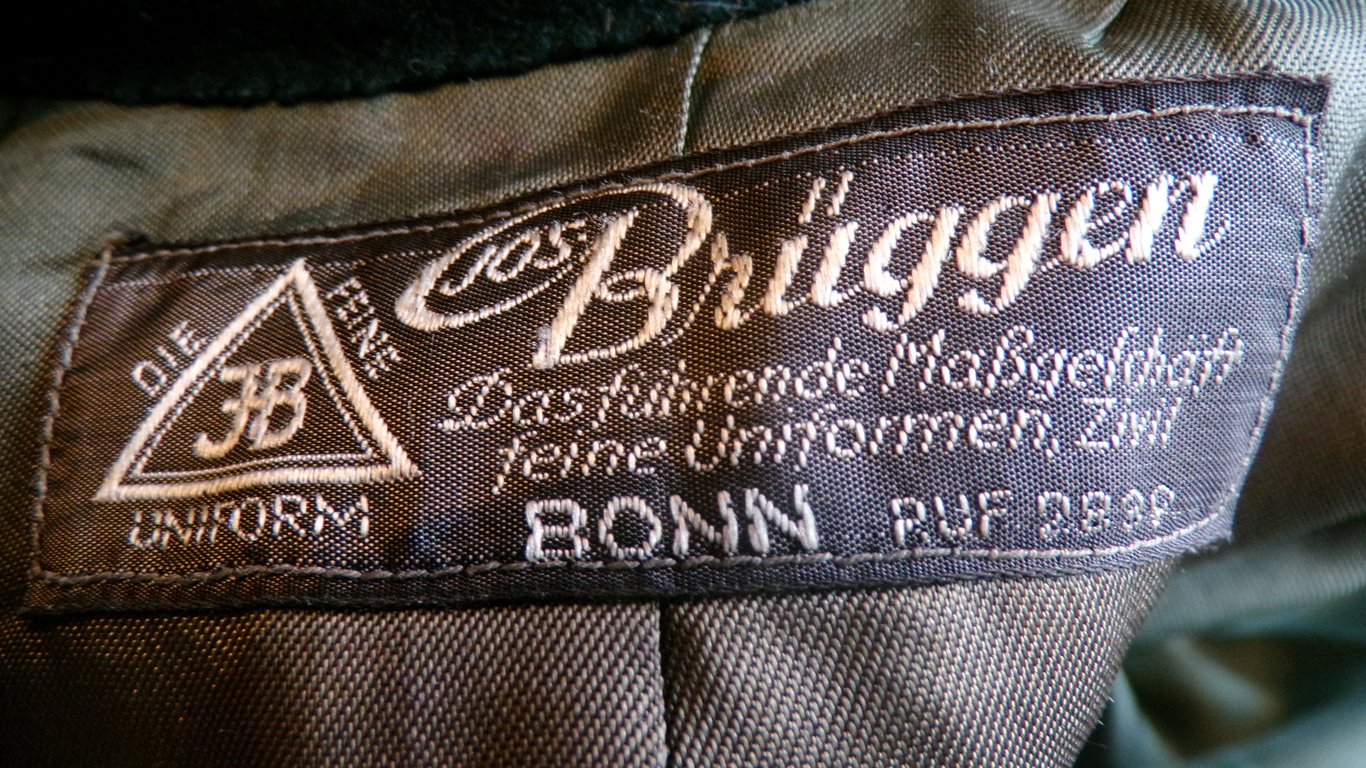 Army Artillery Hauptmann Tunic - Jos. Brüggen Bonn