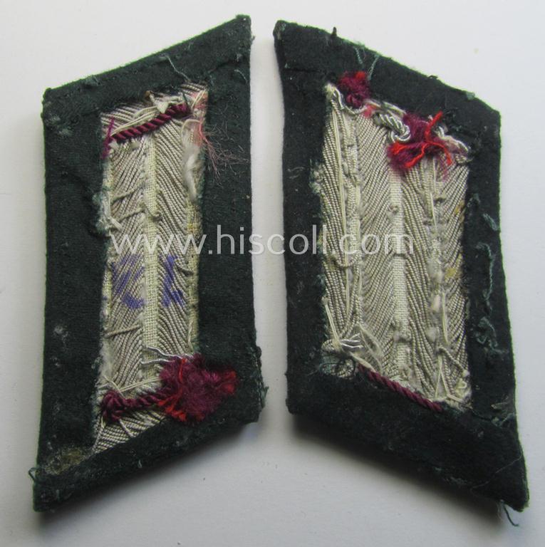 Moderately used - and fully matching! - pair of WH (Heeres) officers'-type collar-tabs, as was piped in the darker-purple-red- (ie. 'bordeaux-roter'-) coloured branchcolour as was intended for usage by an: 'Offizier der (Nebel)Werfer-Trpn.'