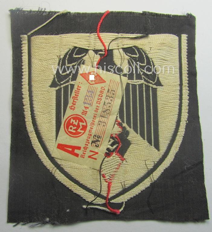 HJ (ie. Hitlerjugend) 'Ärmelabzeichen für Fahnenträger' as executed in 'BeVo'-weave-pattern