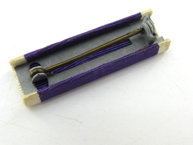 US WWII Purple Heart in case