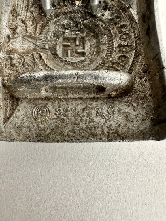 Waffen-SS aluminum belt buckle by SS 822/37 RZM