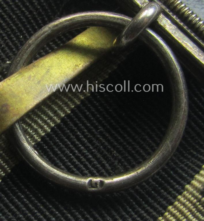 'Einzelspange' (being of the detachable-pattern) showing a maker- (ie. 'G'- thus by: 'Godet & Sohn'-) marked WWI-period: 'EK II. Klasse' (or: iron cross second class)