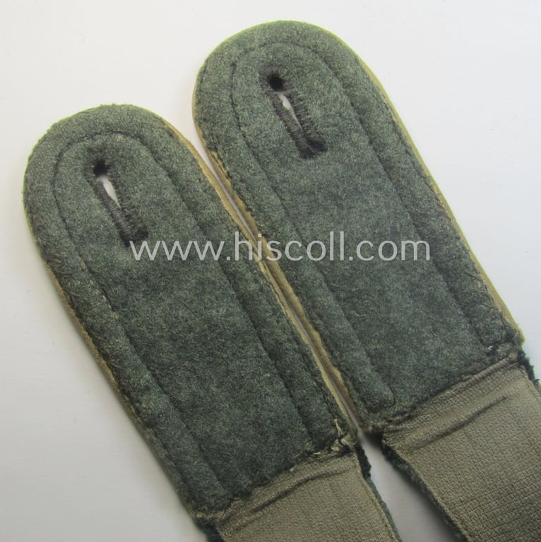 Pair WH (Heeres) NCO-type (ie. 'M40'-pattern) shoulderstraps: 'Unteroffizier einer Infanterie-Rgts.'