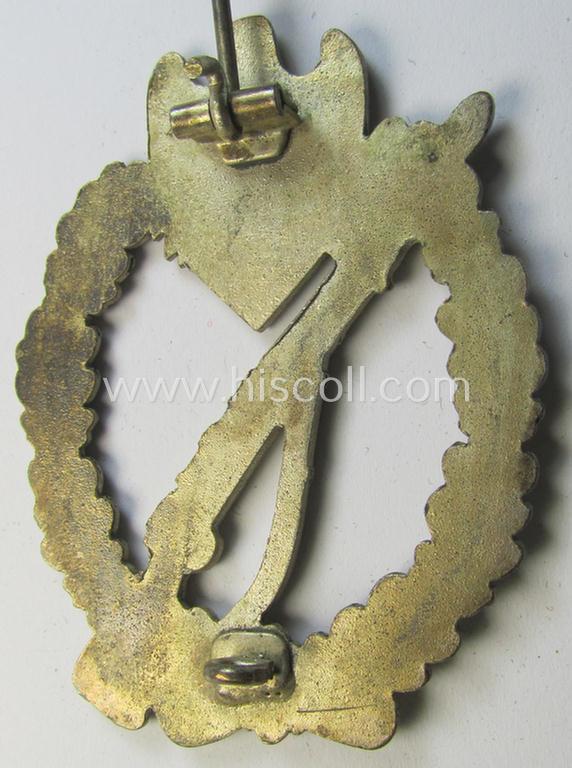 'Infanterie Sturmabzeichen in Silber' being an unmarked example as executed in zinc-based, silverish-toned and copper-coated metal (ie. 'Feinzink') as was produced by the: 'C.E. Juncker'-company