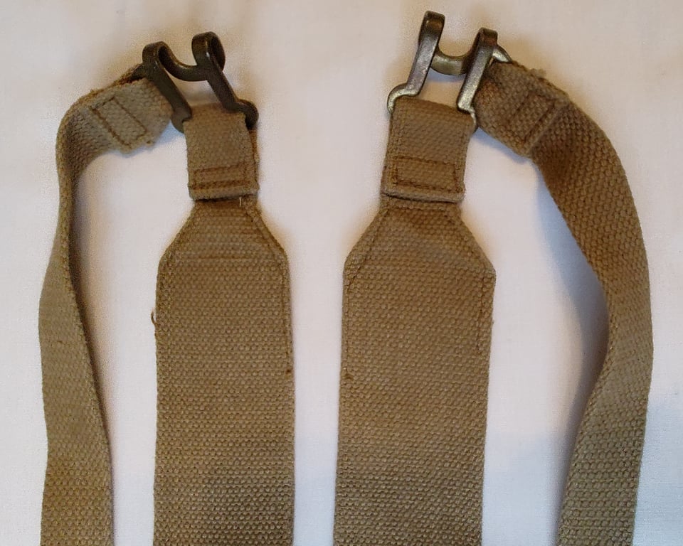 WW2 British backpack 'L' straps