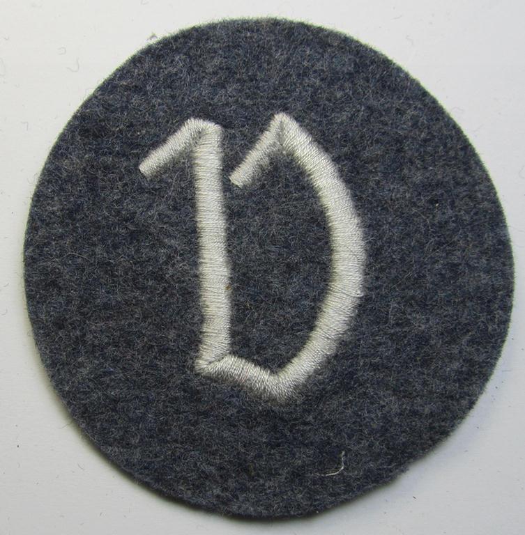 WH (Luftwaffe) machine-embroidered, trade- ie. special-career ie. proficiency patch (ie. 'Laufbahn- o. Tätigkeitsabzeichen') as was specificallly intended for usage by: 'Verwaltungsunteroffiziere'