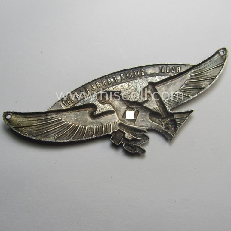 Rarely found, HJ- ie. BDM (ie. 'Hitlerjugend' or: 'Bund Deutscher Mädel') related commemorative day-badge (ie. 'Siegerplakette') showing the text: 'Bann 443 - Sieger Fähnlein - 1939'