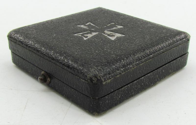 War Merit Cross (KVK) first Class without Swords in case (4)