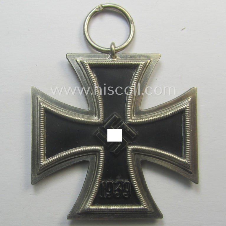 Scarcely seen, 'Eisernes Kreuz II. Klasse' being a clearly maker- (ie. '75'-) marked example by: 'Ernst L. Müller'