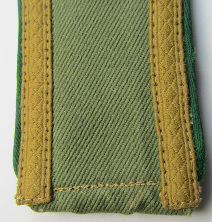 Superb - albeit regrettably single but nevertheless rarely encountered! - WH (Heeres) 'tropical' (ie. truly 'DAK'-related) NCO-type shoulderstrap as was intended for an: 'Unteroffizier der Jäger-Truppen'
