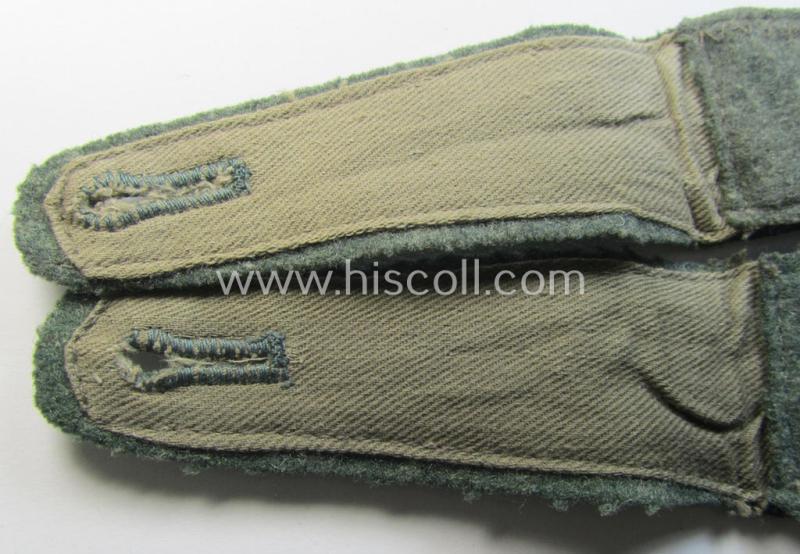Attractive - fully matching and scarcely found! - pair of WH (Heeres) - I deem - early- (ie. mid-) war-period- (ie. 'M40 o. M43'-pattern) EM-type shoulderstraps as was intended for usage by a: 'Soldat einer Sanitäts-Abteilungs'