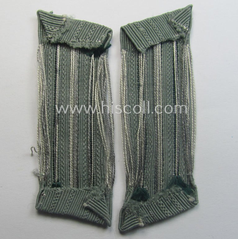 Neat - and fully matching! - pair of WH (Heeres) mid- (ie. later-) war-period- and/or: 'standard-issued'-pattern WH (Heeres) collar-tabs (or: 'Einheitskragenspiegel') being of the desirable 'generic-pattern'