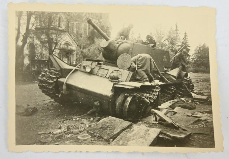 German WH Picture 'KV-1'