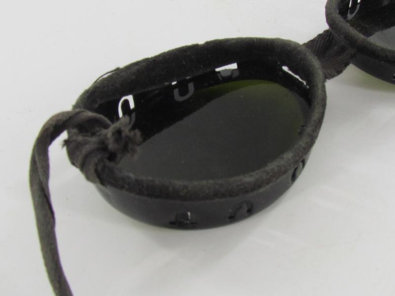 WH/SS aluminum Sun/Dust Goggles in Original Case