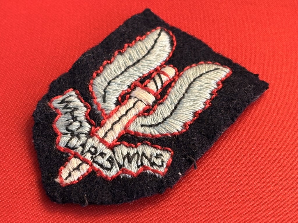 RARE SPECIAL AIR SERVICE (S.A.S.) EMBROIDERED STITCHED BERET BADGE INSIGNIA.