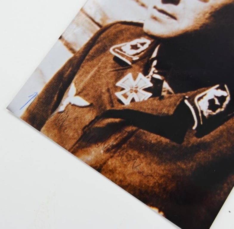 Signature of Luftwaffe KC Recipient 'Dr. Heinrich Neumann'