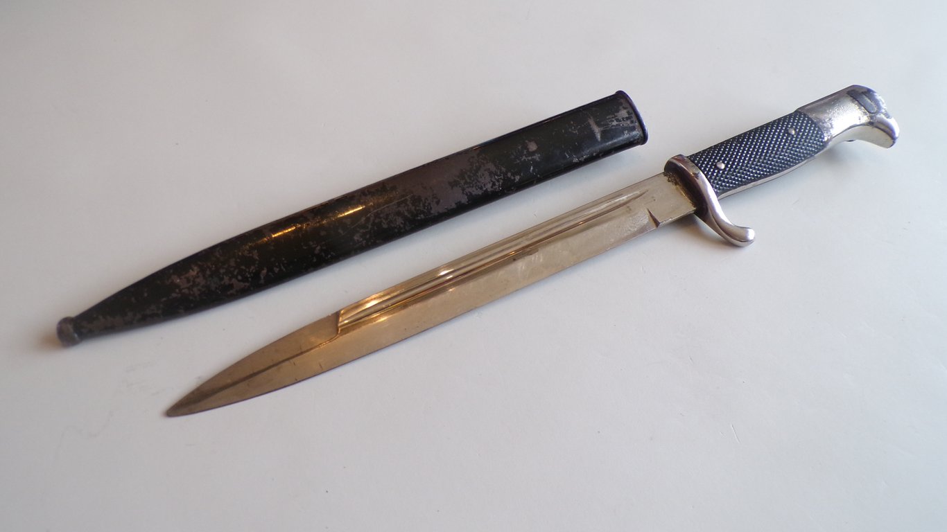 Extraseitengewehr (dress bayonet) by W.K.C