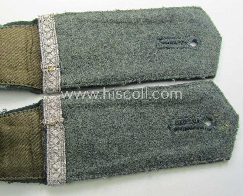 Pair of WH (Heeres), neatly 'cyphered' EM-type shoulderstraps: 'Soldat und Uffz.-Anwärter des Kavallerie- o. Reiter-Rgts. 13'