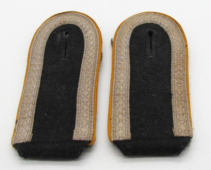Waffen-SS reconnaissance ‘Aufklärungs-Abteilung’ shoulder boards