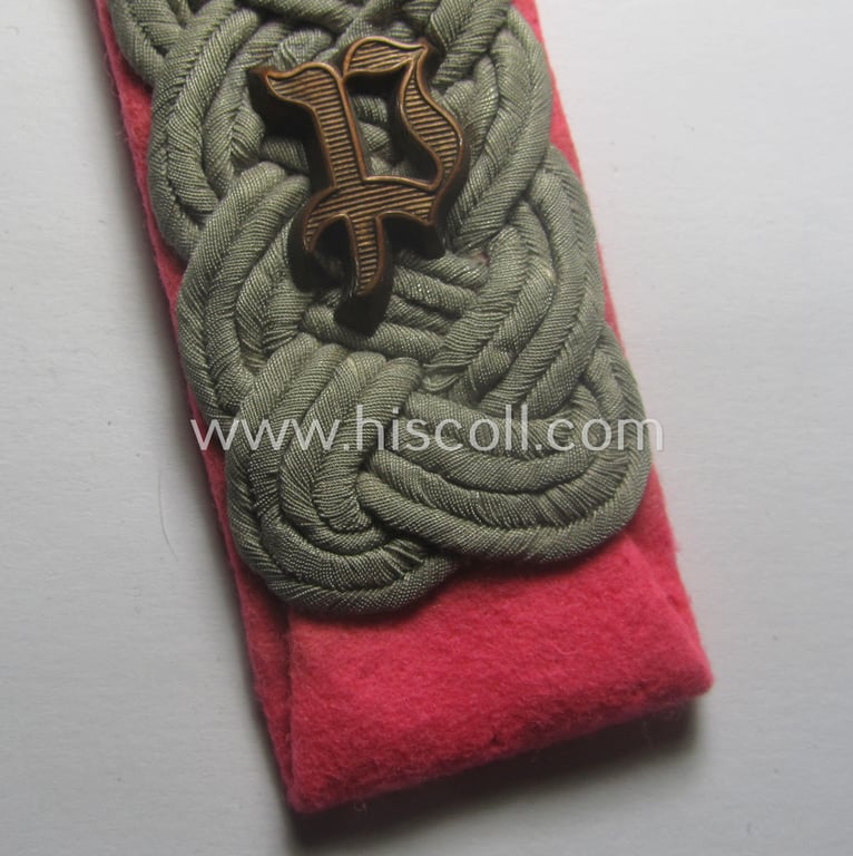 Single, WH (Heeres) 'cyphered', officers'-type shoulderboard: 'Major eines Panzerjäger-Rgts. o. Abtlgs.'