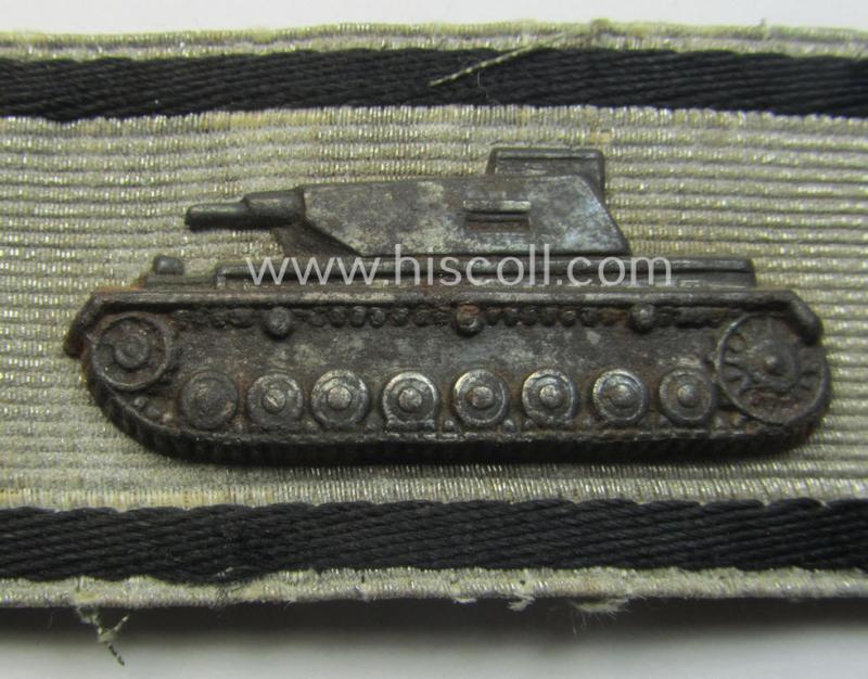 First-pattern, 'Sonderabzeichen für das Niederkämpfen von Panzerkampfwagen usw. durch Einzelkämpfer in Silber' (ie. tank-destruction badge)